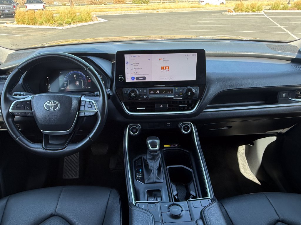 Used 2025 Toyota Grand Highlander FWD image 13
