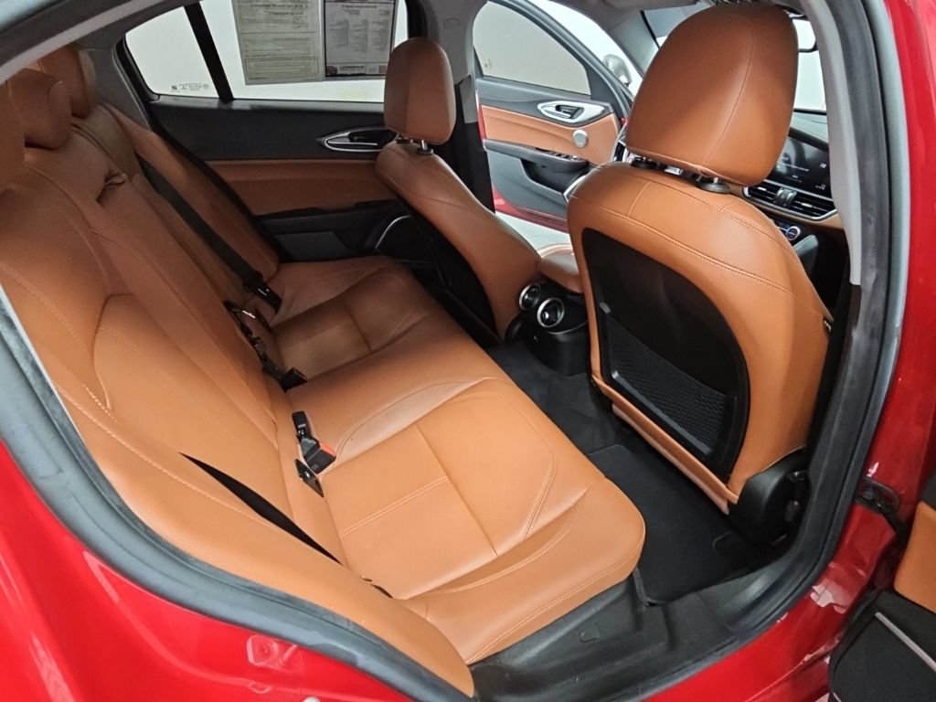 Used 2018 Alfa Romeo Giulia Ti w/ TI Performance Package RWD image 28