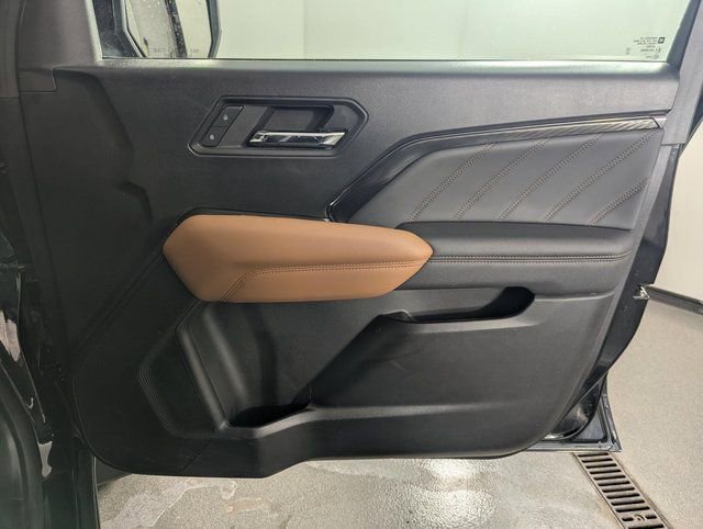 Used 2023 GMC Canyon AT4 w/ Technology Package image 22