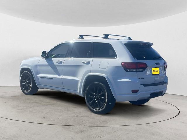 Used 2020 Jeep Grand Cherokee Altitude image 3
