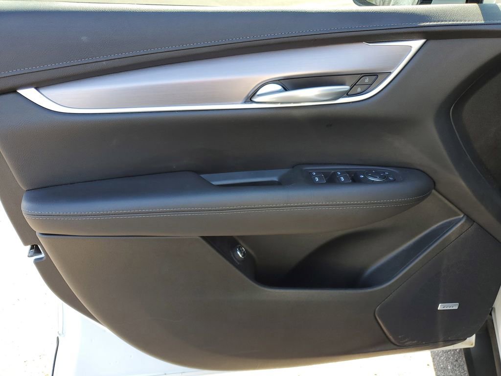 Certified 2025 Cadillac XT5 Luxury FWD image 18