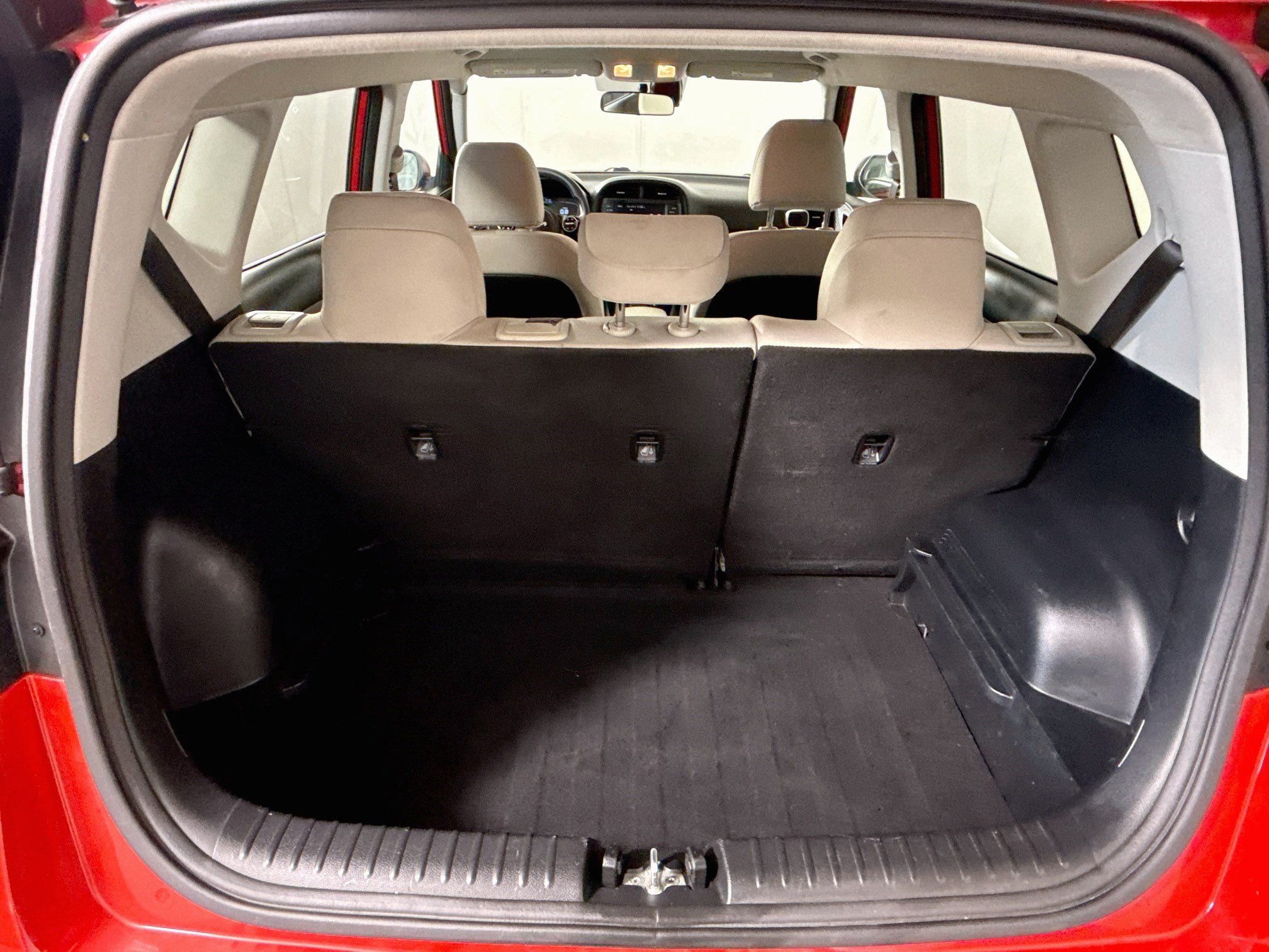 Used 2023 Kia Soul LX w/ LX Technology Package FWD image 34