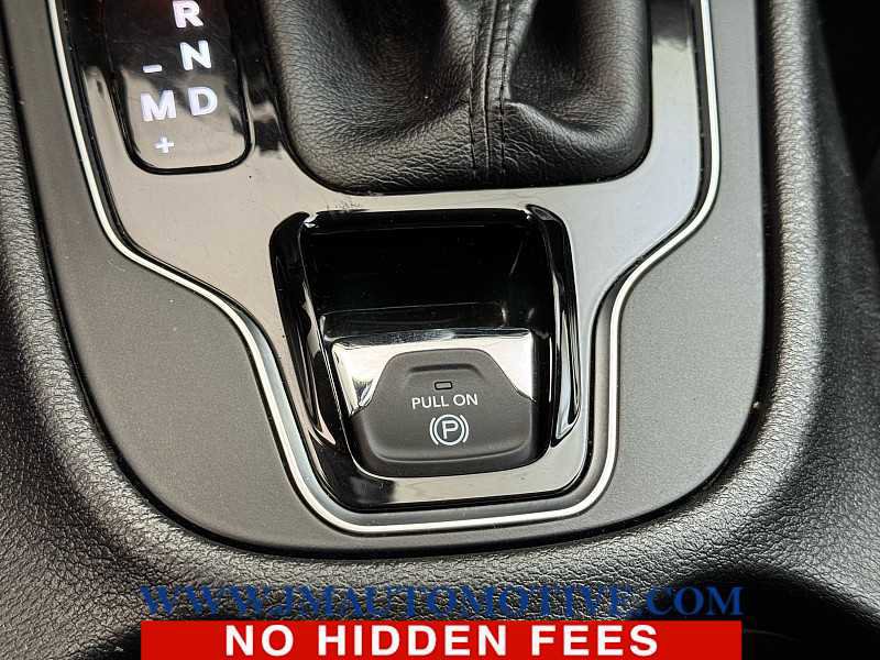 Used 2019 Jeep Cherokee Limited image 37