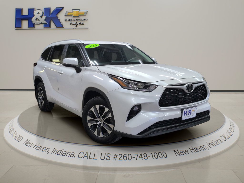 Used 2024 Toyota Highlander XLE