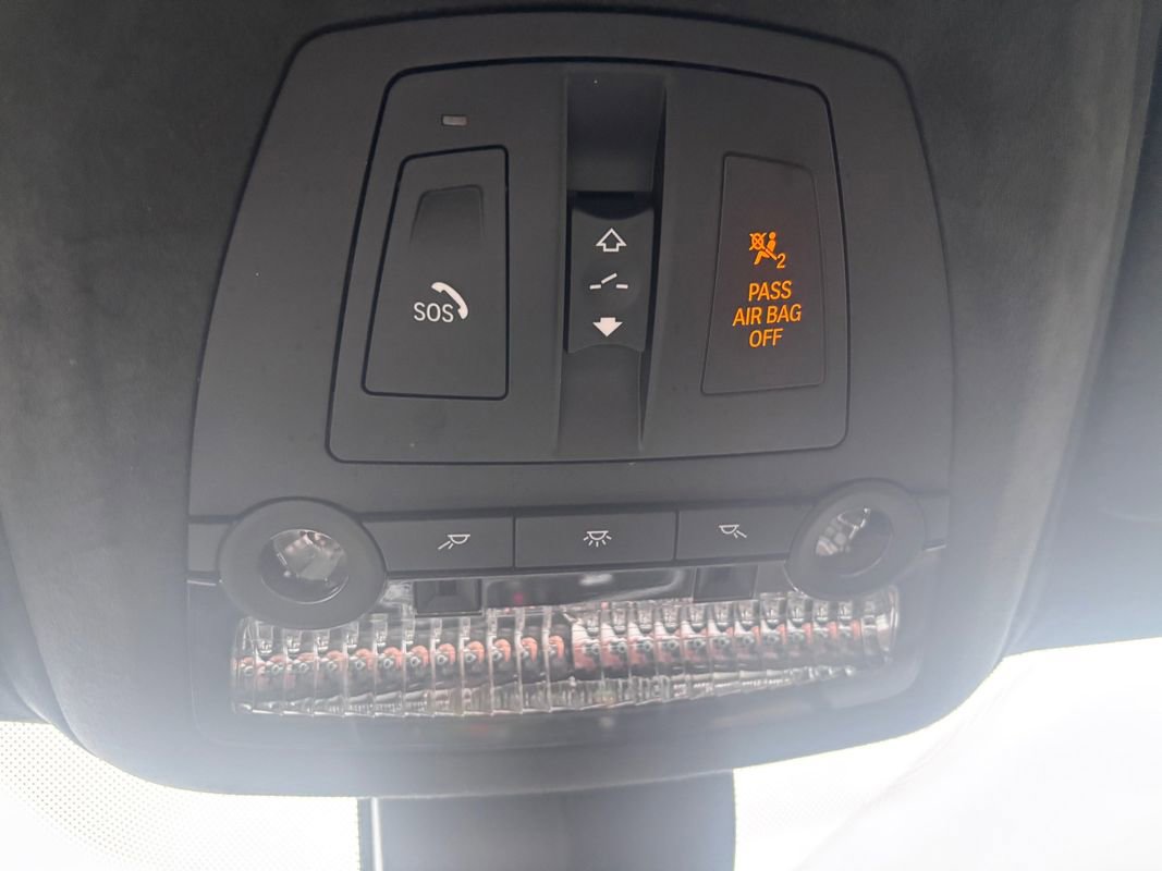 Used 2015 BMW 750Li xDrive image 29