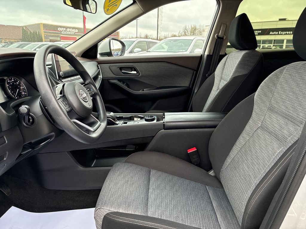 Used 2023 Nissan Rogue SV AWD/4WD image 10