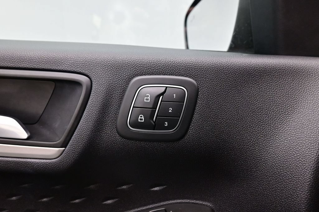 Used 2020 Ford Escape SEL FWD image 20