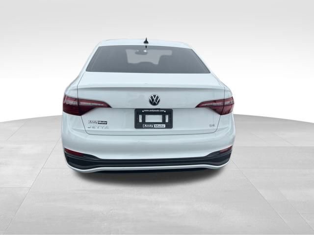 Used 2023 Volkswagen Jetta SE image 6