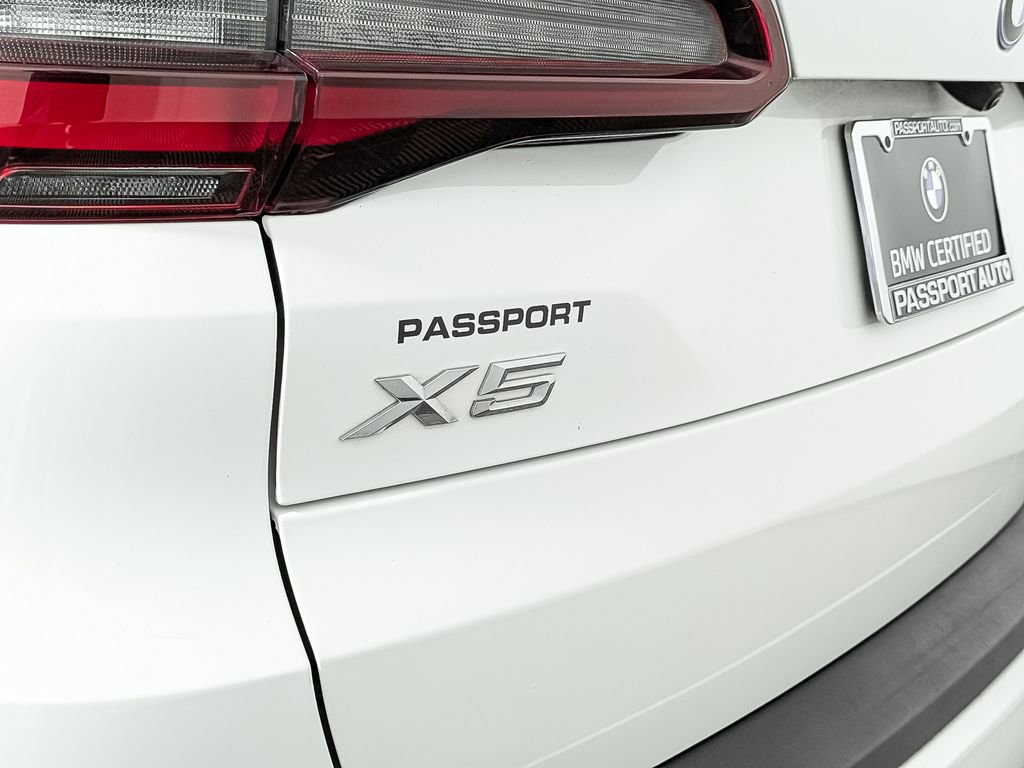 Certified 2022 BMW X5 xDrive45e w/ Parking Assistance Package image 11