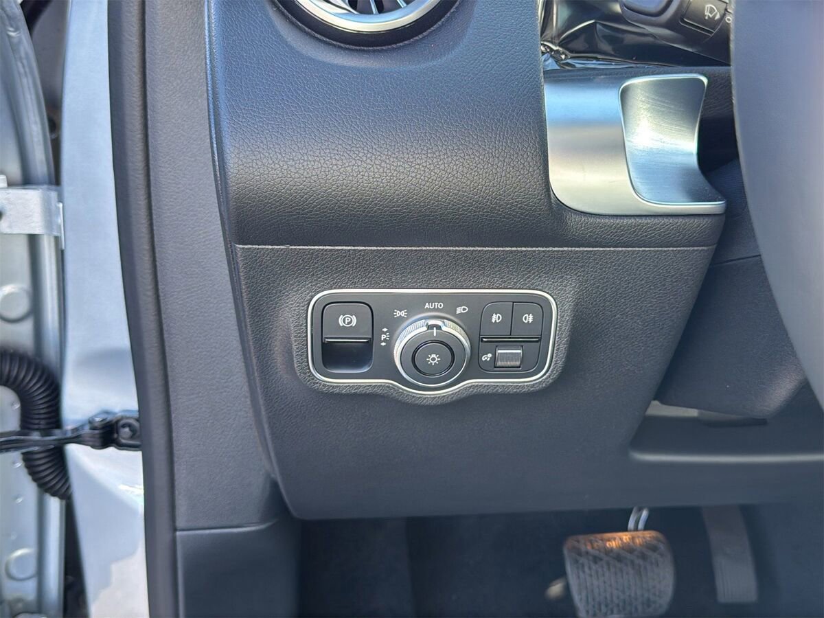 New 2026 Mercedes-Benz GLB 250 image 21