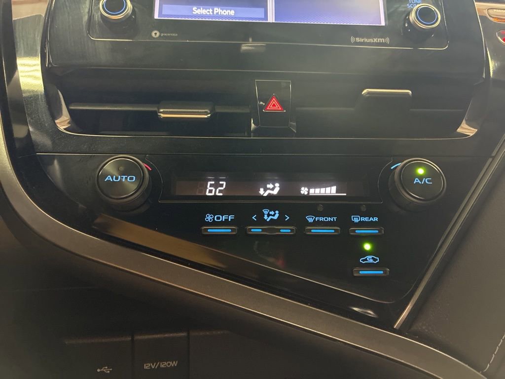 Used 2021 Toyota Camry SE image 20