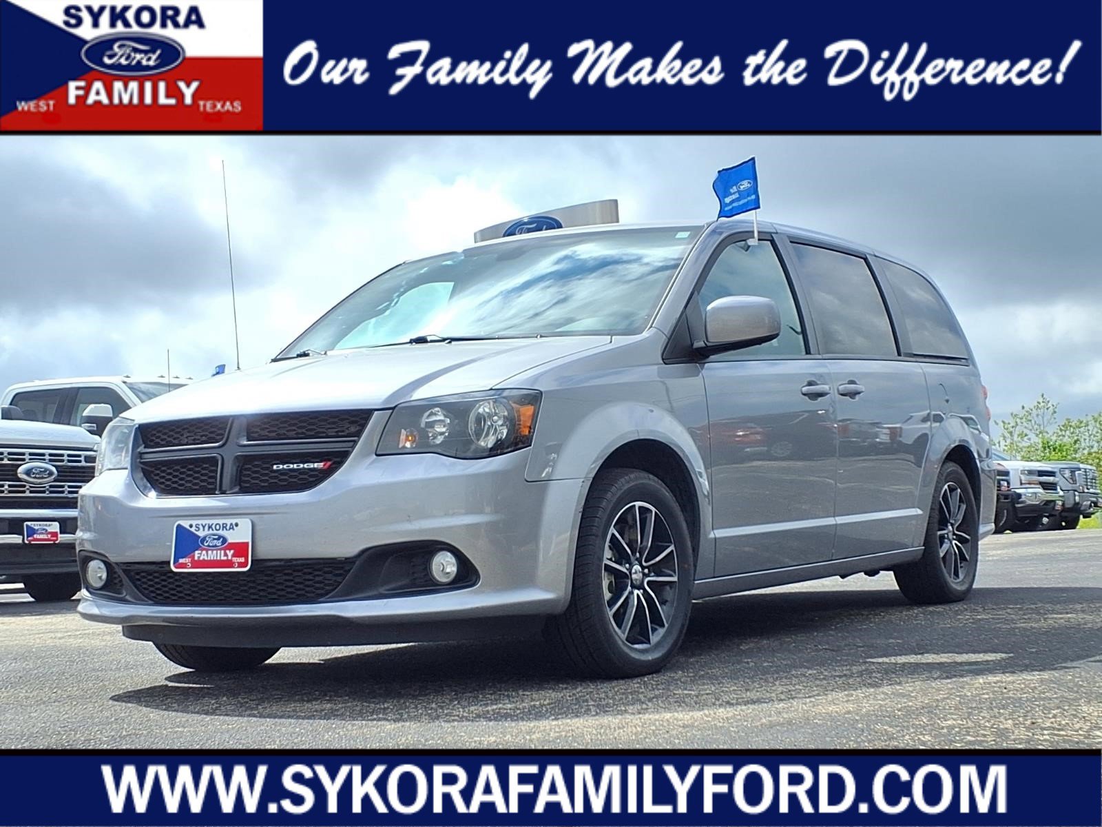 Used 2018 Dodge Grand Caravan SE image 1