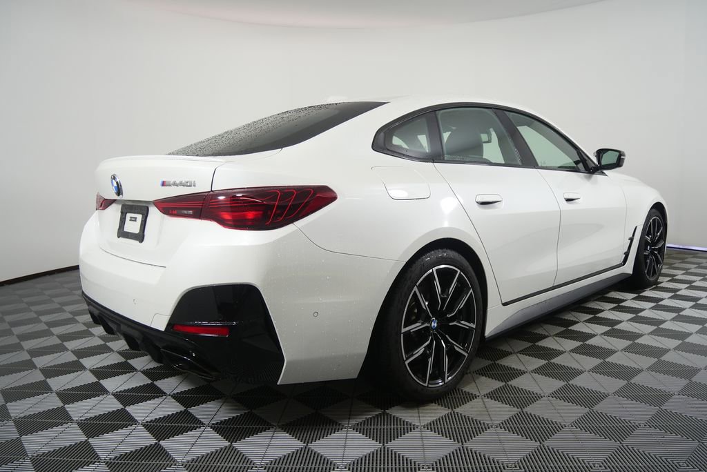 Certified 2025 BMW M440i image 3