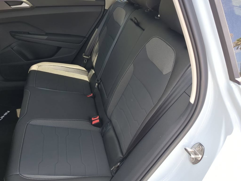 New 2026 Volkswagen Taos SE FWD image 16