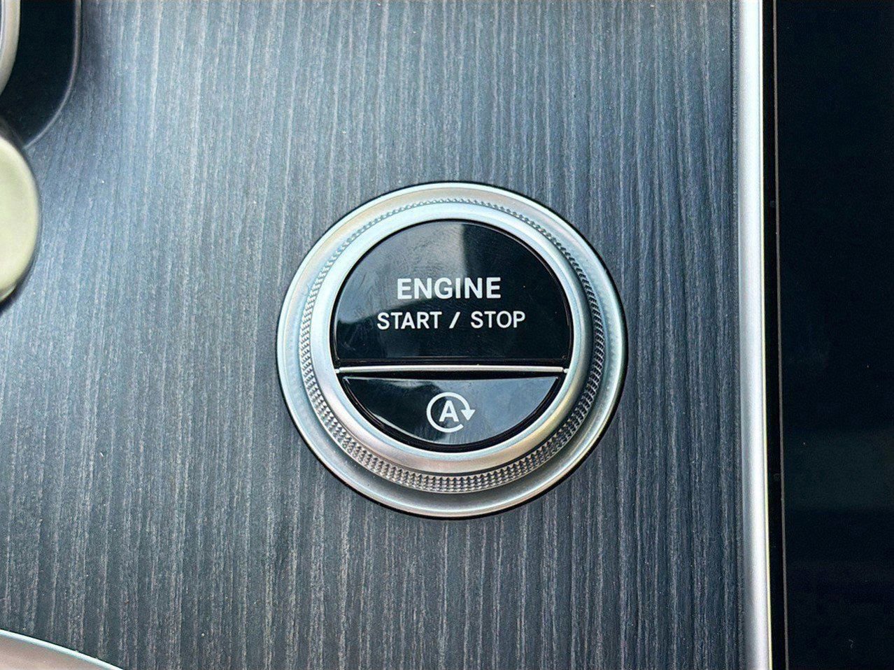 Used 2025 Mercedes-Benz C 300 Sedan image 37