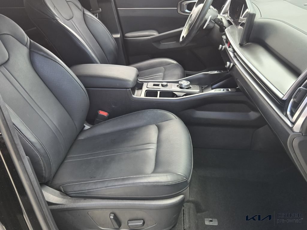 Certified 2025 Kia Sorento EX FWD image 20