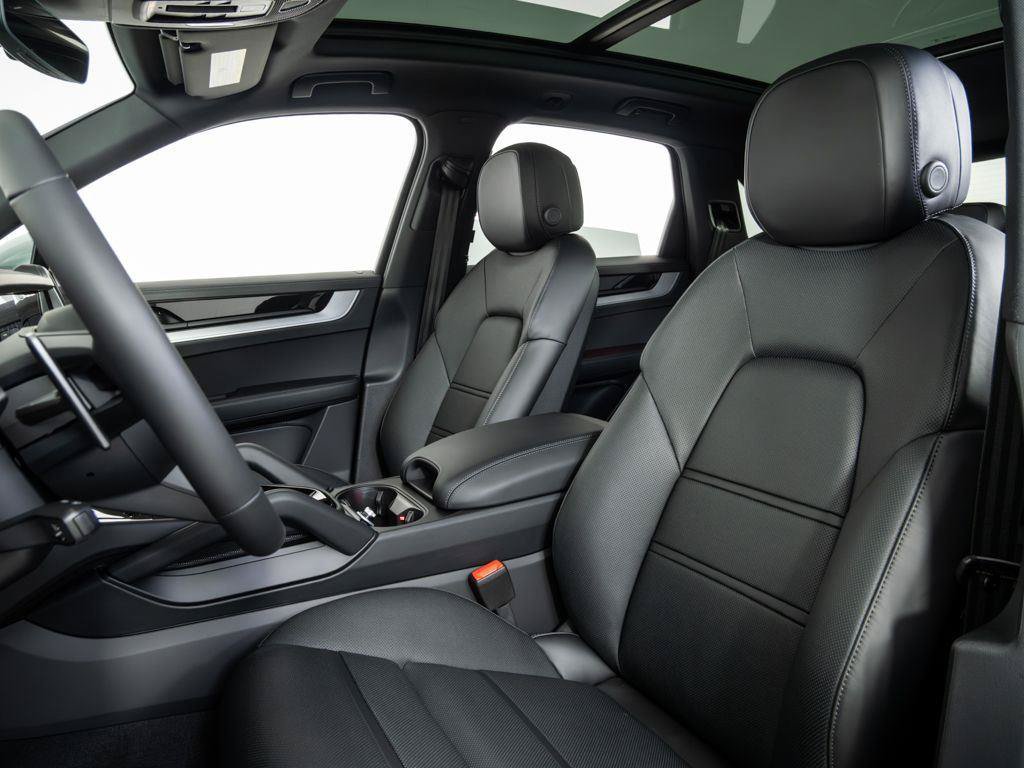 New 2026 Porsche Cayenne AWD/4WD image 5
