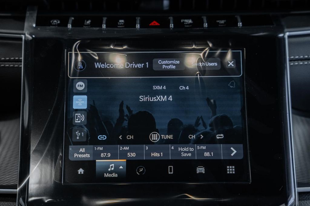 New 2025 Jeep Grand Cherokee Altitude image 21