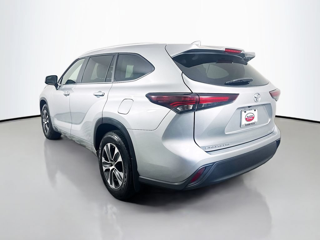 Certified 2024 Toyota Highlander XLE AWD/4WD image 7