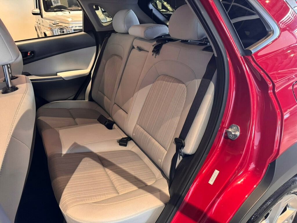 Used 2022 Hyundai Kona SEL image 19