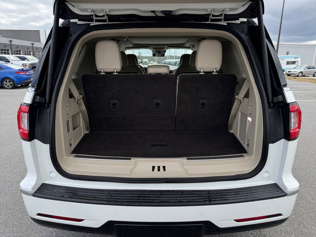 Used 2021 Lincoln Navigator Reserve w/ Luxury Package image 18