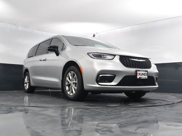 New 2026 Chrysler Pacifica Select image 47