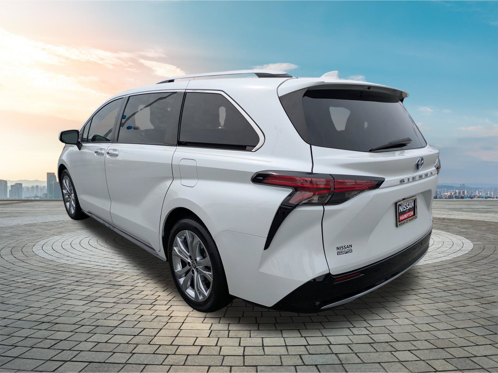 Used 2022 Toyota Sienna Platinum FWD image 7