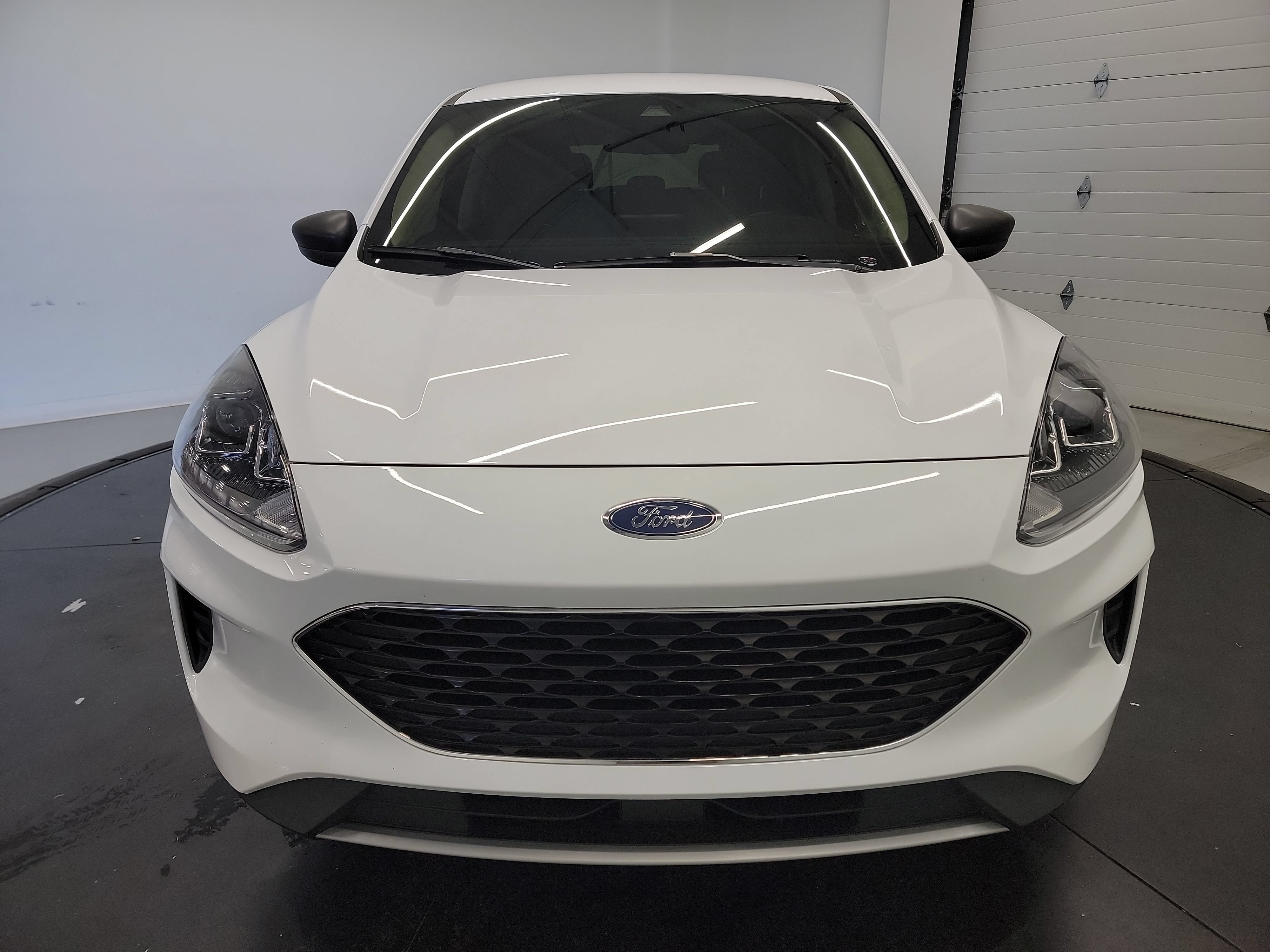 Used 2022 Ford Escape SE w/ Convenience Package FWD image 2