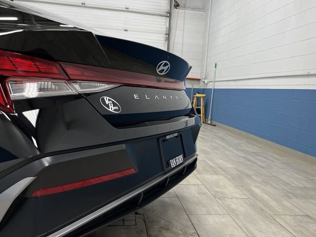 Used 2024 Hyundai Elantra SEL w/ Convenience Package image 33