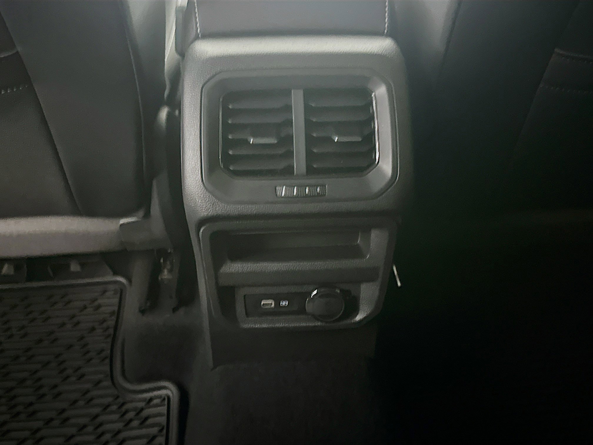 Used 2021 Volkswagen Tiguan SE FWD image 26