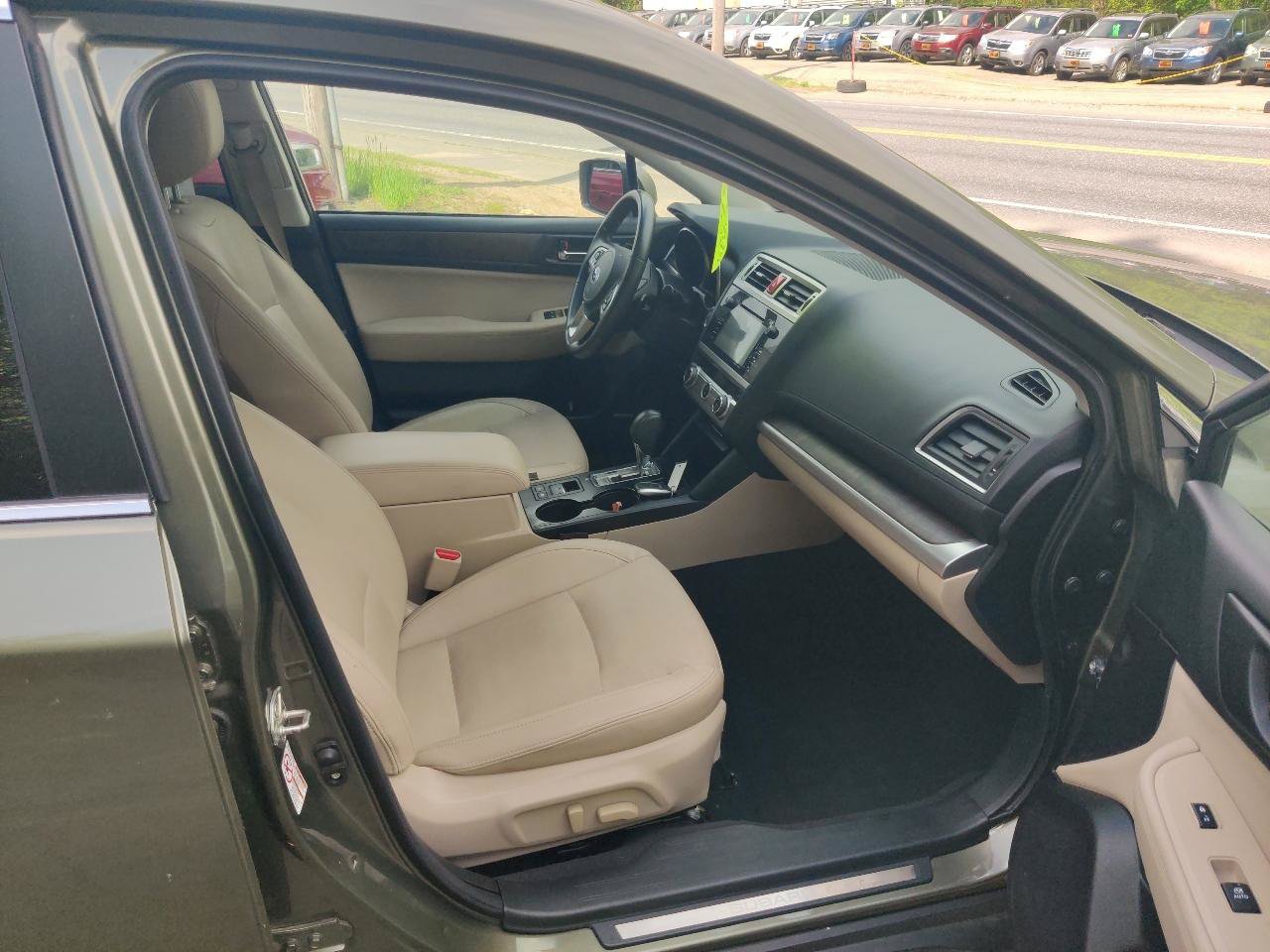 Used 2016 Subaru Outback 3.6R Limited AWD/4WD image 17