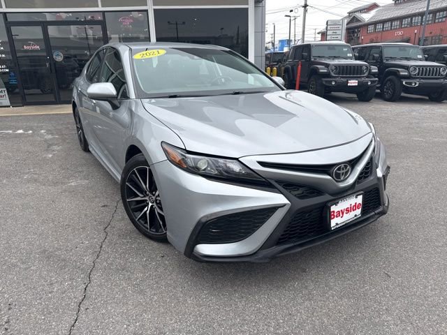 Used 2021 Toyota Camry SE image 4