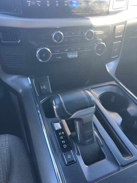 Used 2022 Ford F150 Lightning XLT image 5