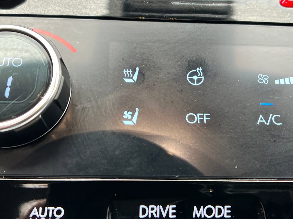 Used 2025 Hyundai Santa Fe Limited image 30