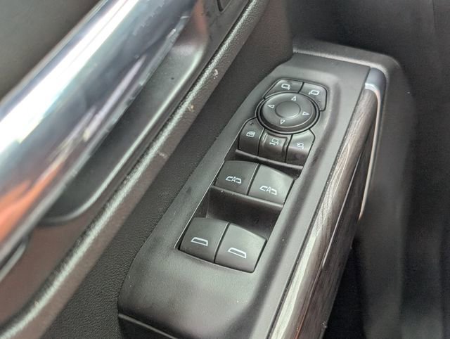 Used 2022 Chevrolet Silverado 2500 LTZ w/ LTZ Convenience Package image 40