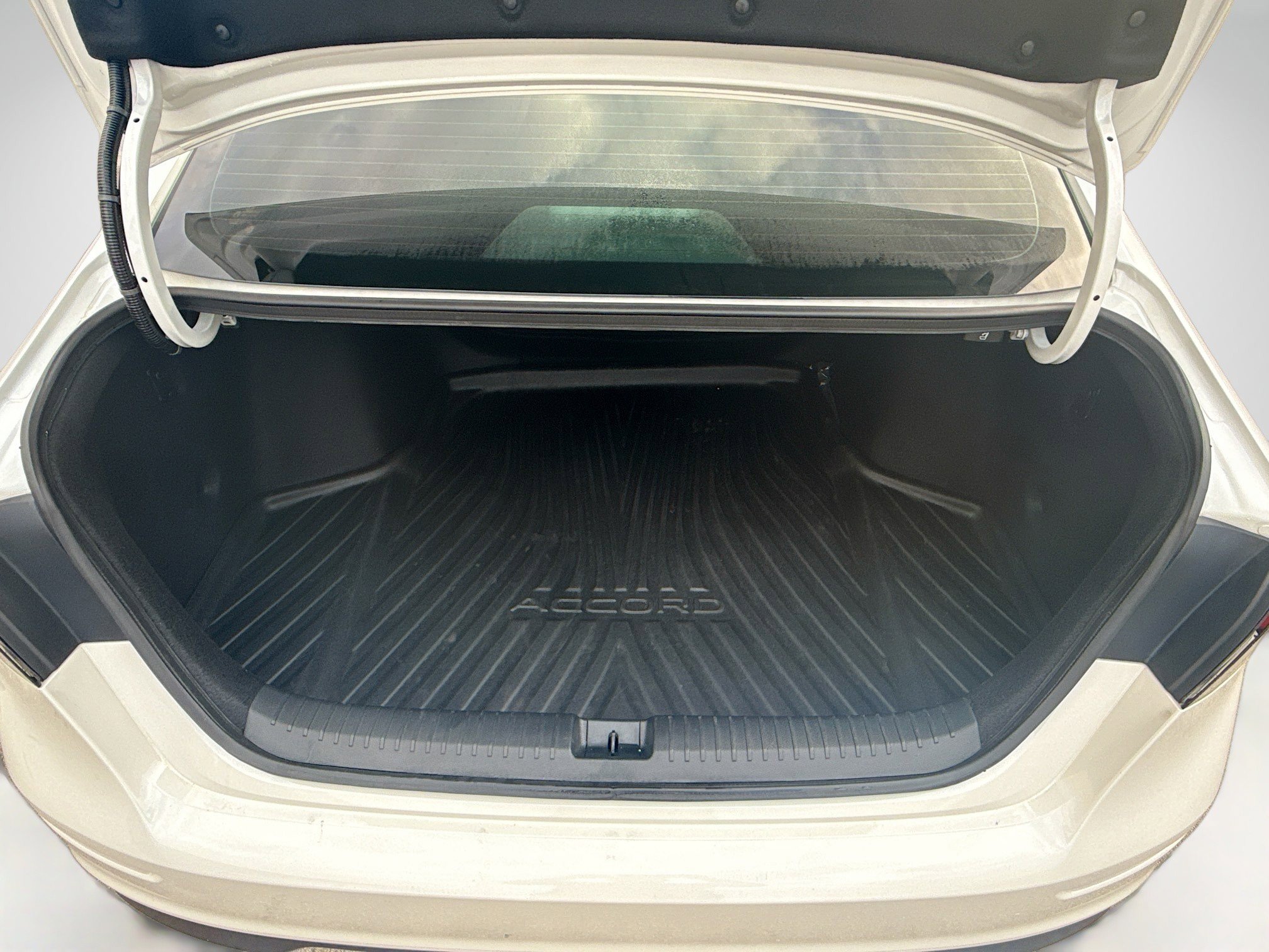 Used 2023 Honda Accord LX image 25