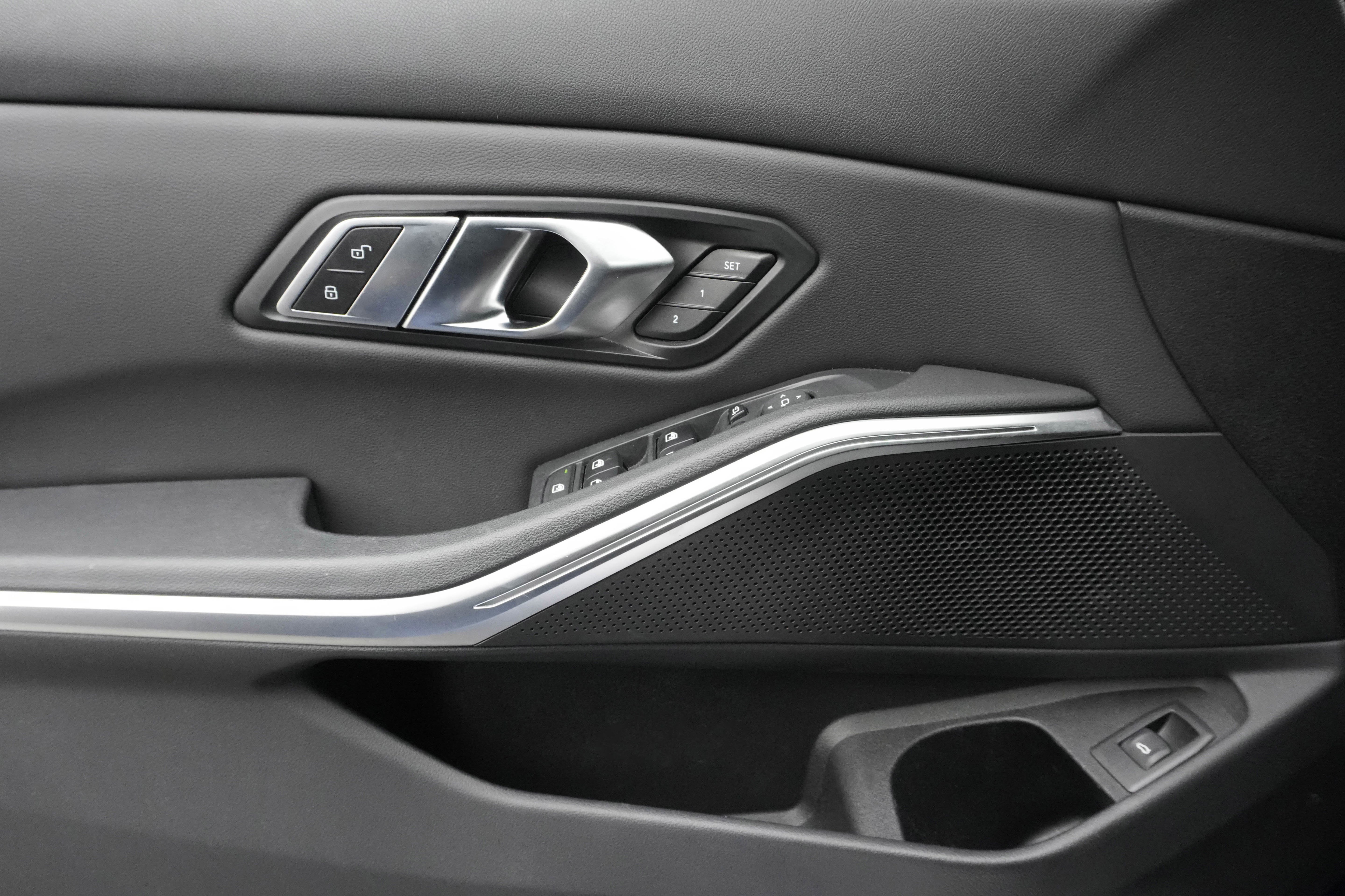 Used 2022 BMW 330i Sedan w/ M Sport Package image 29