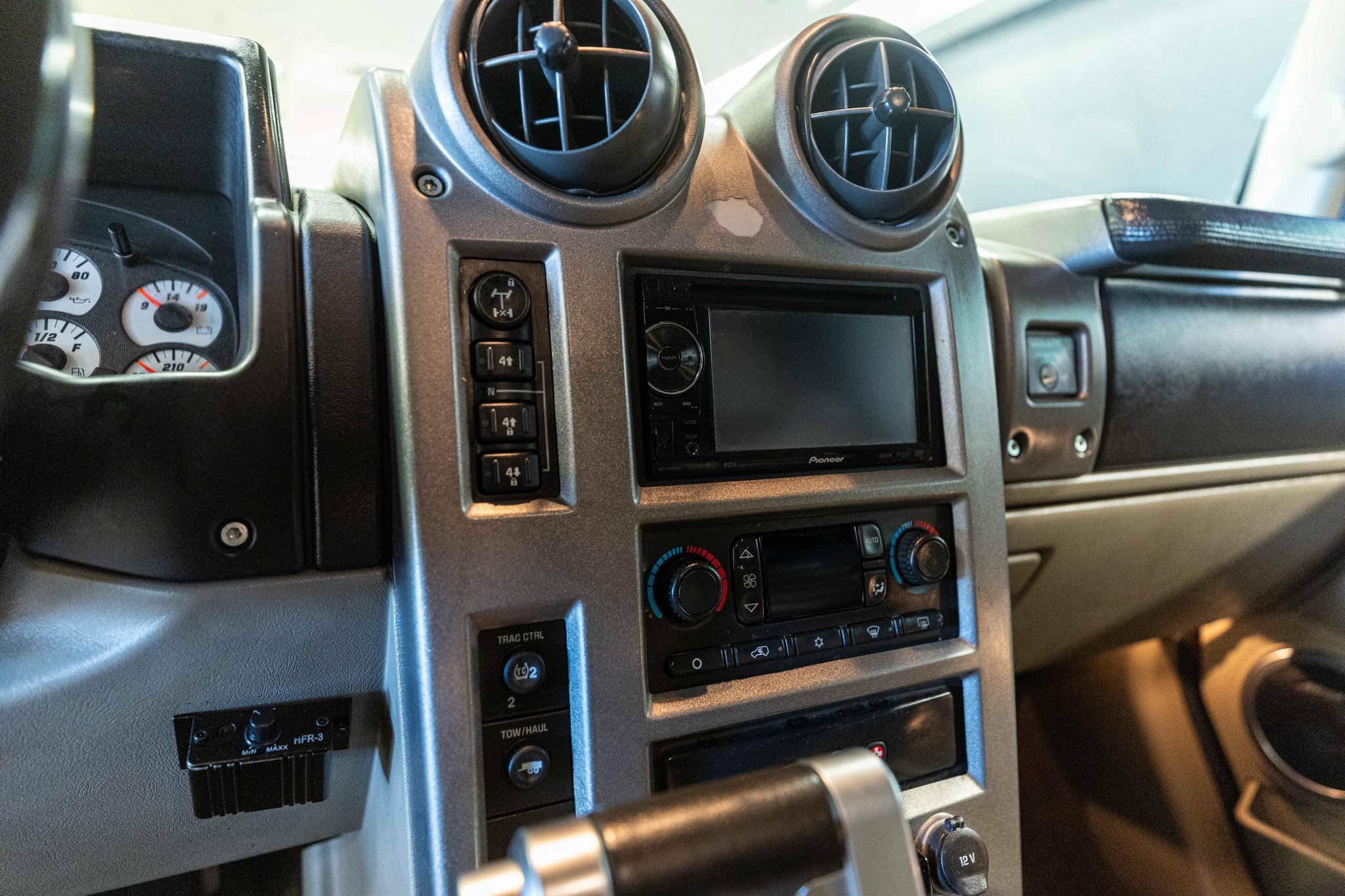 Used 2003 HUMMER H2 w/ Preferred Equipment Group AWD/4WD image 10