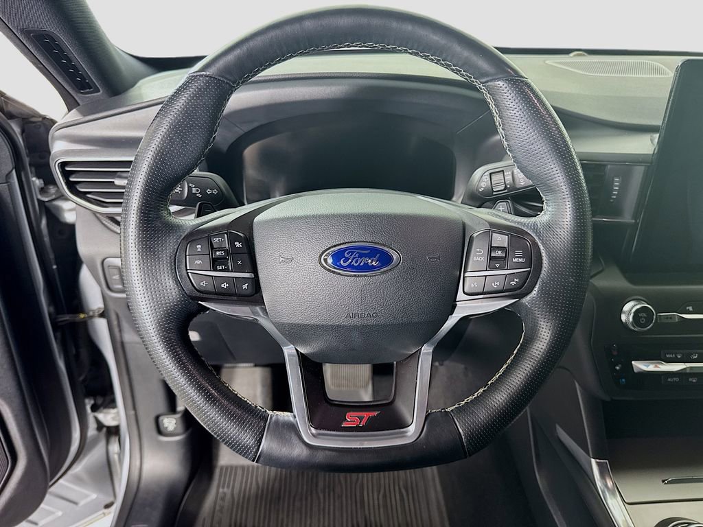 Used 2020 Ford Explorer ST w/ Premium Technology Package AWD/4WD image 11