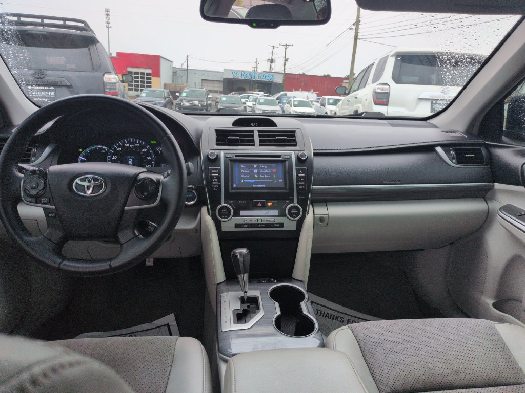 Used 2014 Toyota Camry XLE w/ Leather Package FWD image 13