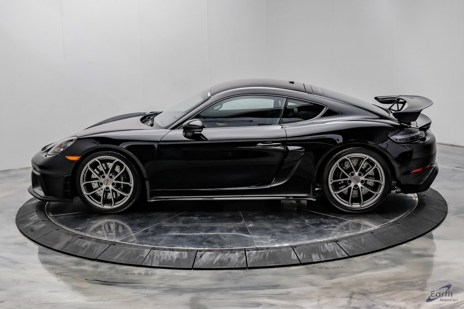 Used 2023 Porsche 718 Cayman GT4 RWD image 8