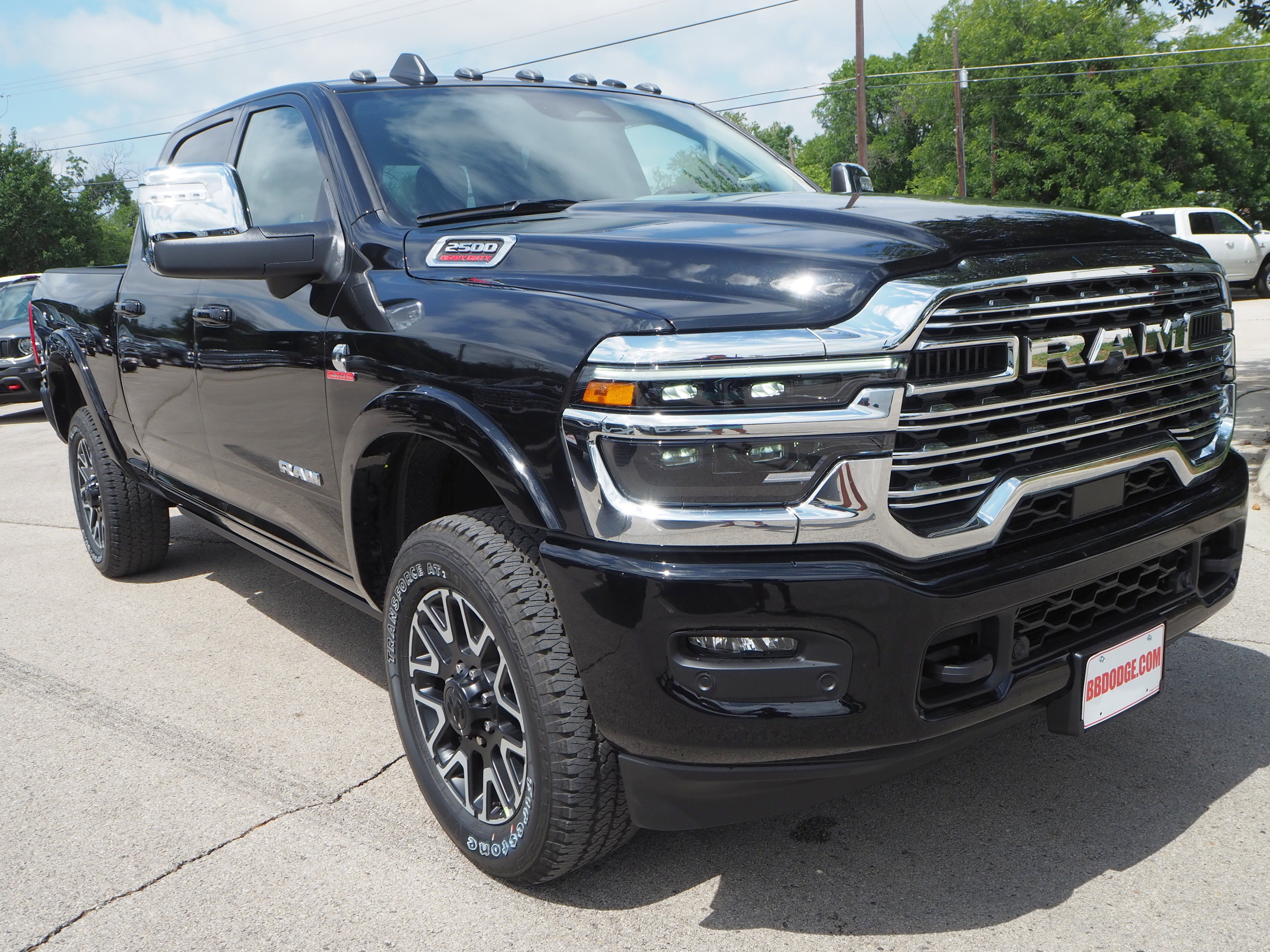 New 2025 RAM 2500 Limited AWD/4WD image 4