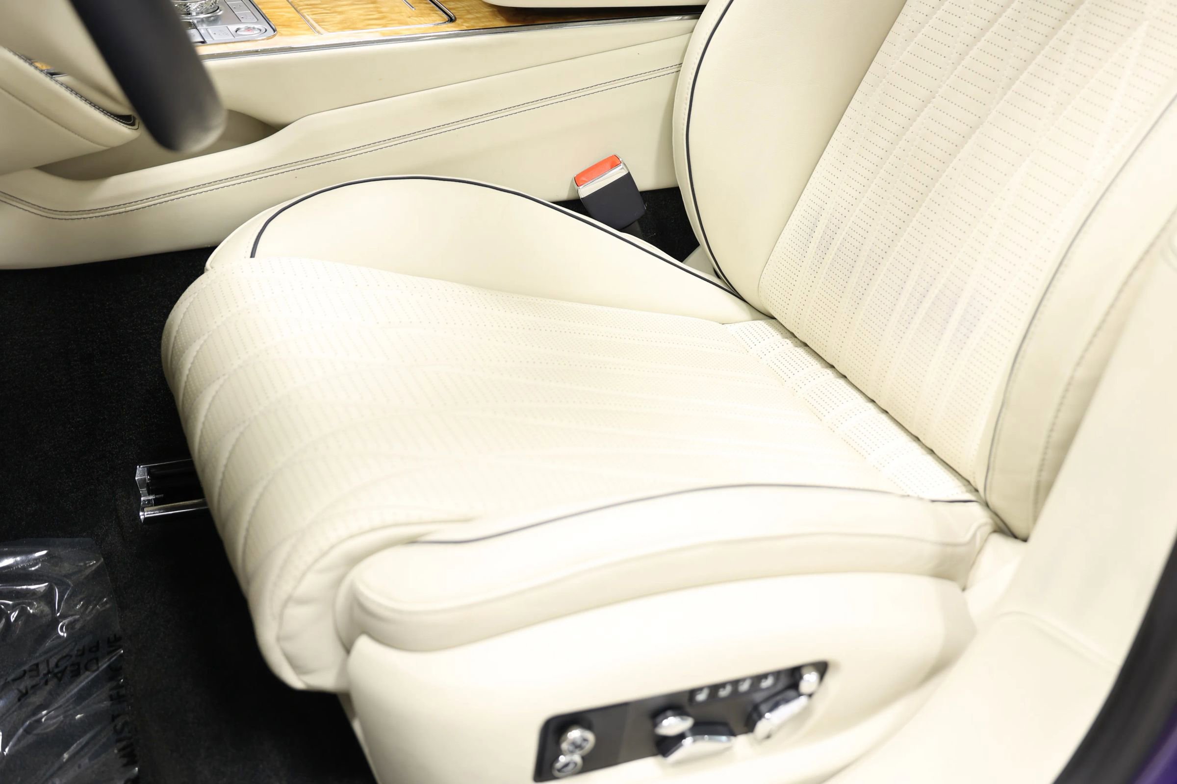 Used 2020 Bentley Flying Spur W12 w/ First Edition Specification image 24