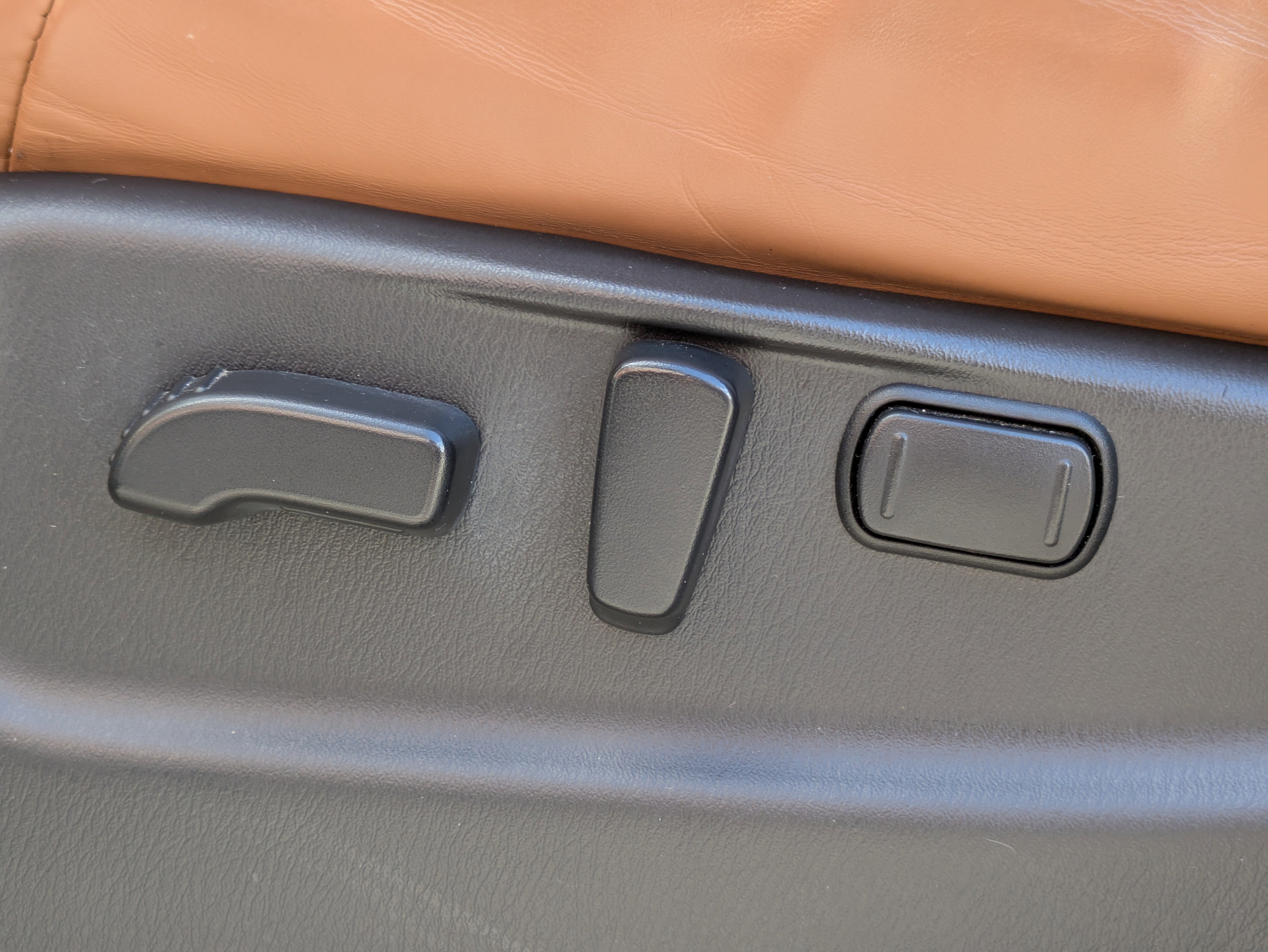 Used 2021 INFINITI QX80 Sensory w/ All-Season Package image 22