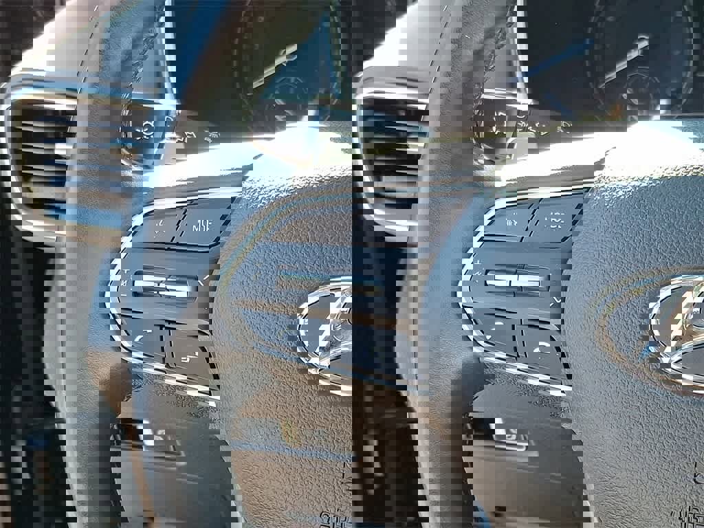 Used 2023 Hyundai Santa Fe SEL image 21