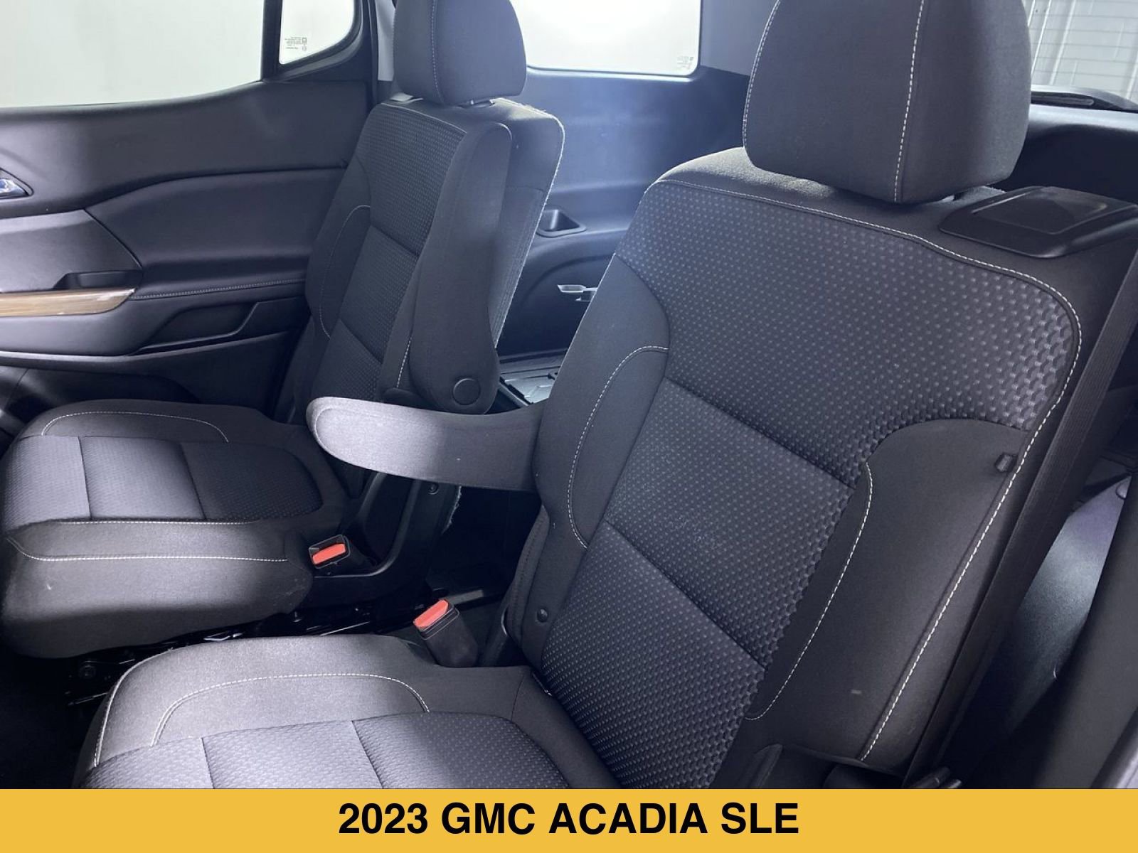 Certified 2023 GMC Acadia SLE w/ Driver Convenience Package FWD image 21