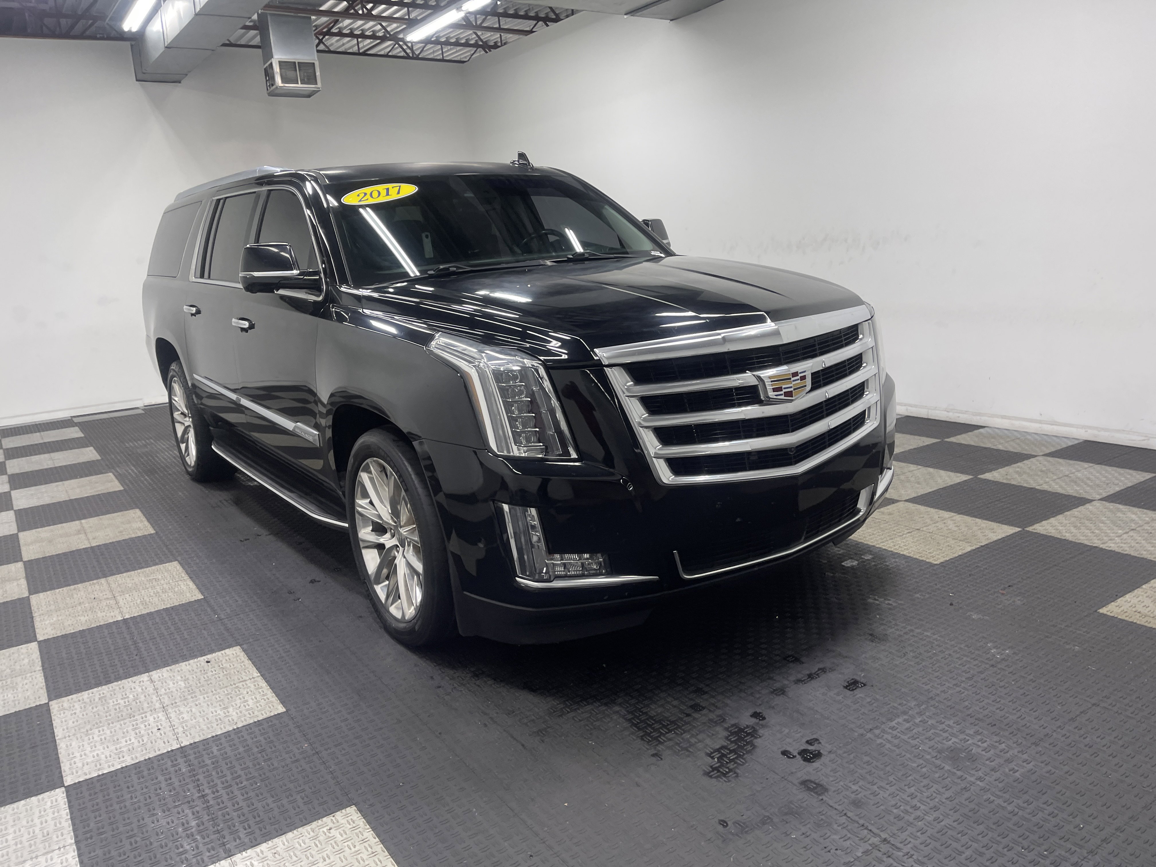 Used 2017 Cadillac Escalade ESV Premium Luxury image 6