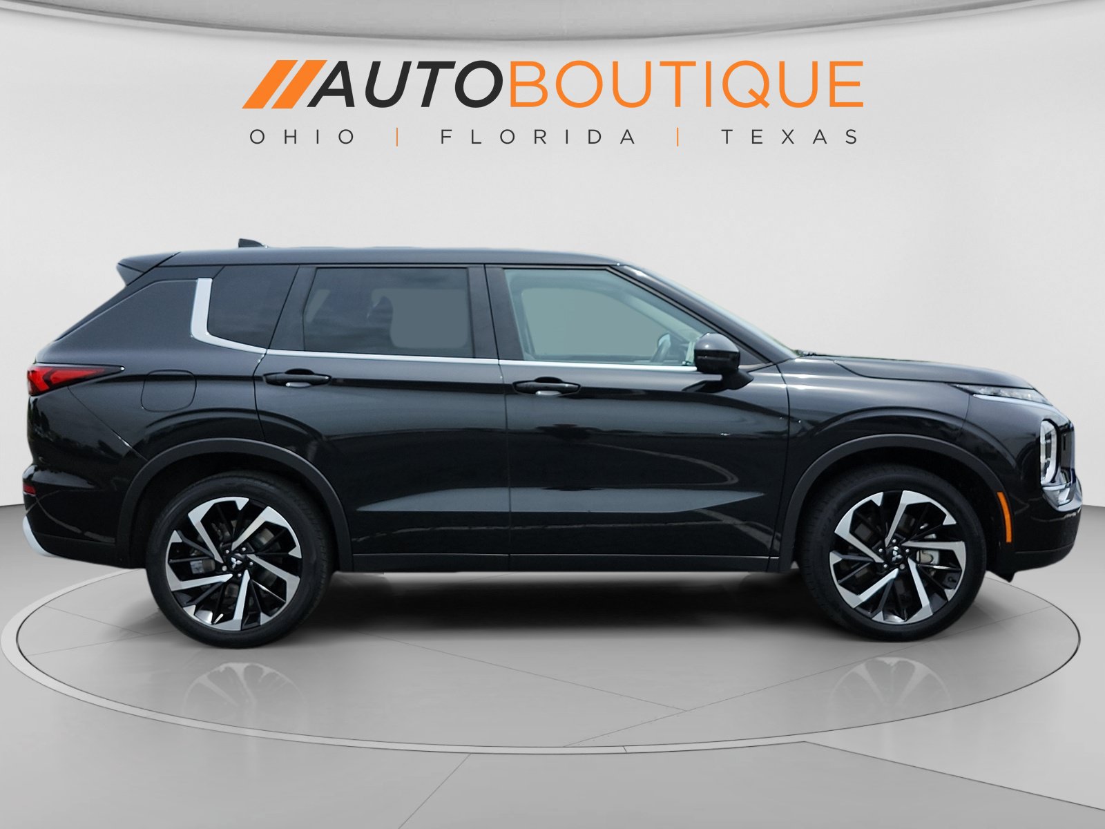 Used 2023 Mitsubishi Outlander SE AWD/4WD image 6