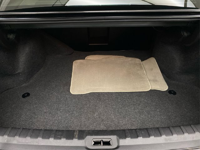 Used 2011 Buick Lucerne CXL FWD image 14