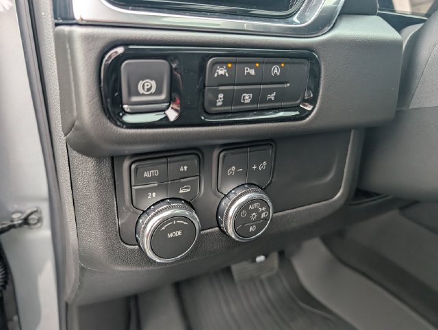New 2026 GMC Yukon XL Denali w/ Sun & Power Step Package AWD/4WD image 16